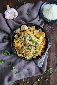 All the flavors of this pasta are simply amazing. Pasta Mit Hahnchen Und Gerostetem Knoblauch Cheesecake Factory Copycat