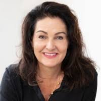 Traci Coles's Instagram, Twitter & Facebook