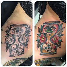 These temp tattoos are great for parties, events, venues, festivals and much more. Red Rose Tattoo On Twitter Zandloper Hourglass Old School Redrosetattooschiedam Hourglasstattoo Skulltattoo Classictattoo Traditionaltattoo Schiedam Nultien Real Realtattoo Colortattoo Fresh Newtattoo Nofilter Https T Co