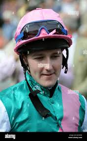 Ladies day horse racing hi-res stock photography and images