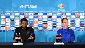 Check spelling or type a new query. Onze Oranje Watcher Zag Een Relaxte Frank De Boer Bedankt Het Nieuwsblad Mobile