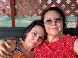 Oneida Garza's Instagram, Twitter & Facebook