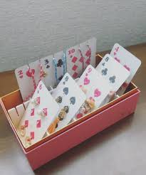 おしゃれに欠かせないピアスやイヤリングは 小さい分 収納も大変ですよね ぐちゃぐちゃになって つけたいものがすぐに見つからない なんてこともあるのでは ちょっとした工夫やアイディアで ピアスが簡単で上手に収納できるならぜひ真似してみたいです takeout