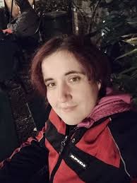 Non sono ligure, ma amo la vostra regione e ogni scusa è buona per farci un  salto. Sono Sara da Lodi e quelle sono le mie due moto. Gladius 650 e Gsx