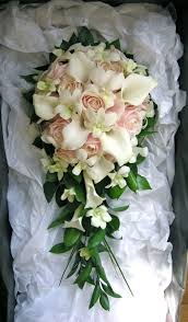 Calla Lily Rose Orchid Teardrop Bouquet This Is Another Pretty Arrangement A Smaller One In My Co Wedding Flowers Floral Wedding Beautiful Wedding Flowers