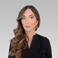 Danielle Arthur's Instagram, Twitter & Facebook