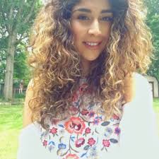 Becky Guzman (@beckiiguzman)