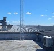 Rooftop towers on buildings and structures