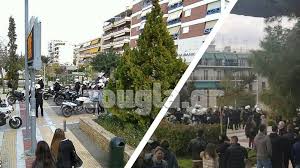 .της, στη νέα σμύρνη, έχοντας το μόριό του έξω από το παντελόνι του. Epeisodia Astynomikwn Me Polites Sth Nea Smyrnh