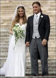 Ilary blasi, al matrimonio della sorella 'stroncata' in tutto. Francesco Totti Ilary Blasi Wedding Dresses Wedding Wedding Dresses Lace
