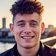 Mike Shore's Instagram, Twitter & Facebook