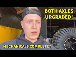 BUILDING A MASSIVE SPECTRE INSPIRED DEFENDER 90!!