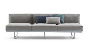 Divano pronto letto matrimoniale 2 posti in similpelle con tasche laterali per giornale e braccioli con portabicchieri, baule contenitore coperte design moderno, economico, colori nero e crema. Lc5 Divano 3 Posti In Vendita Online Su Ciatdesign