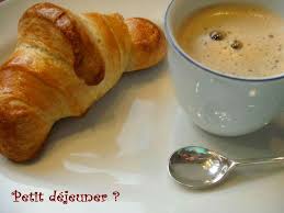Epingle Sur Petit Dejeuner Et Croissant Pain Au Chocolat Breakfast