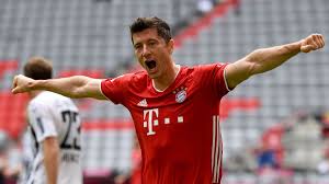 You rarely see him come all. Robert Lewandowski Breaks Bundesliga Scoring Record Cnn