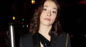 Actu people : toutes les news stars à suivre en temps réel