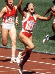 Long before athleisure, there was florence griffith joyner, who blazed colorful trails in fashion as she left competitors in the dust. Sprint Star Flo Jo Rannte In Neue Spharen