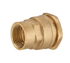 Bonjour, un agent de la saur a relié notre maison à l'eau, il nous a indiqué pour relier le compteur au tuyau pvc (celui qui rentre dans le maison) d'acheter deux raccords: Raccord F1 A Compression Laiton D 32 Pour Tube En Polyethylene Leroy Merlin