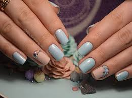 The nail art is more minimalistic, but still it depends on you whether or not you are going to add a detail or another color. 100 Ideas Of Classic Pastel Manicure Confetissimo Women S Blog