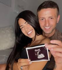 Jun 16, 2021 · la relazione tra oronzo carinola e valentina de biase a temptation island nel 2018 ha attirato l'attenzione dei telespettatori. Temptation Island Valentina De Biasi E Oronzo Carinola Aspettano Un Figlio Tgcom24
