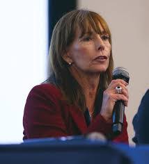 Serena Hatch's Instagram, Twitter & Facebook