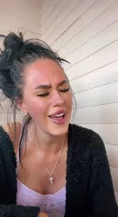 Sarah Lindberg's Instagram, Twitter & Facebook