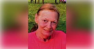 Violet Lynn's Instagram, Twitter & Facebook