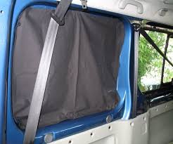 Verduisteringsgordijn Voor De Auto Met In De Zoom Ingenaaide Magneten Camper Camper Makeover Kampeerwagen