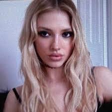 Danielle Livengood's Instagram, Twitter & Facebook