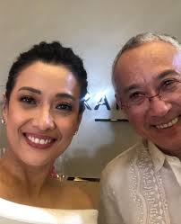 OOTD daw ! Super sakit paa evening , and i realized ONLY When we were  walking back to the Car