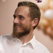 Acredito que todos aqui, em algum momento, começou algo de ZERO! Hoje é a  minha vez ▶️ Meu primeiro post da Labora Saúde. Empresa com a missão de  transformar laboratórios através… |