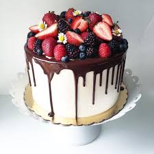 Löst das kreuzworträtsel, rechnet 2 kleine aufgaben und. Drip Cake Mit Beeren Tropfkuchen Kuchen Und Torten Geburtstagskuchen Backen