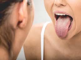 A persistent sore throat if you're not sick but just can't seem to kick that scratchy sore throat, it could be one of the early signs of throat cancer. Tongue Cancer Symptoms Pictures Prognosis