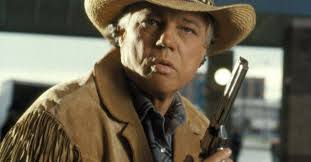 Bekannt aus 3 „James Bond“-Filmen: Joe Don Baker im Alter von 89 Jahren  verstorben http://dlvr.it/TKpT2D