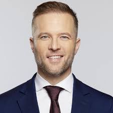 Sandra Elks's Instagram, Twitter & Facebook