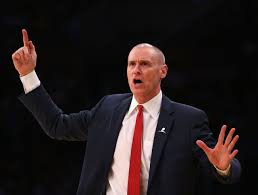 Cinco años más por 35. Photo Rick Carlisle Channels Jim Carrey For Halloween Costume Thescore Com