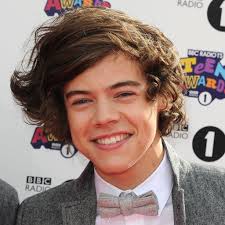 Share your videos with friends, family, and the world Harry Styles Throughout The Years In Pictures Popsugar Celebrity