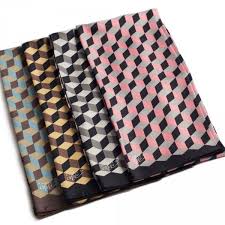 La Cube Gris Rose A Piece Of Chic Motif Geometrique Motif Accessoires