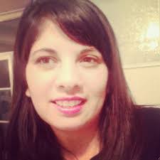 Laura Robledo's Instagram, Twitter & Facebook