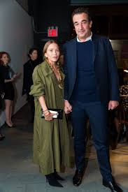 Elizabeth chase olsen ▪ элизабет олсен. Dia Art Foundation S Fall Night Gala Olsen Twins Style Mary Kate Olsen Mary Kate Olsen Style