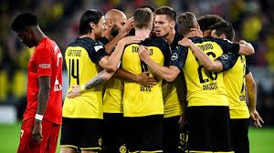 Trainer julian nagelsmann vom fc bayern münchen hat sich vor dem supercup gegen borussia dortmund am dienstagabend (ab 20.30 uhr im liveticker ) vor dayot upamecano gestellt und kritik an ihm. Supercup Bvb Schnappt Sich Ersten Titel Gegen Die Bayern