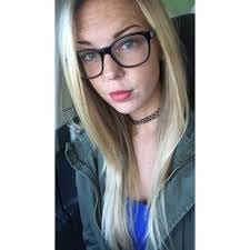 Julia Pizzuti's Instagram, Twitter & Facebook