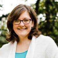 Lisa Kulp's Instagram, Twitter & Facebook