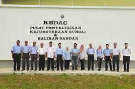 Fadzi letak hospital shah alam ni yang pertama sebab fadzi tau mesti ramai yang cari hospital kerajaan kan. Hospital Shah Alam Pengarah Author On W