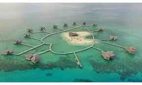 Tak hanya itu, di sini traveler bisa wisata bawah laut dengan menyelam bareng hiu seperti di maldives. 10 Penginapan Terapung Di Indonesia Pilihan Liburan Ala Maldives Cermati Com