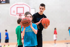 The minimum price tag for an outdoor court seems to be in the $5 500.00 area however if you were to do most don't forget that when making decisions on your courts design, to consider the cost per use analysis from chapter 1. Basketball Sportspark