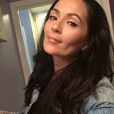 Laura Devita's Instagram, Twitter & Facebook