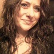 Danielle Batchelder's Instagram, Twitter & Facebook