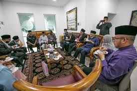 Jawatankuasa fatwa majlis kebangsaan telah bersidang buat pertama kalinya pada 23 hingga 24 jun 1970 yang dipanggil dengan persidangan jawatankuasa fatwa maka pada tarikh 28 hingga 29 jun 1981 diadakan muzakarah jawatankuasa fatwa majlis kebangsaan bagi kali pertama. Lawatan Jawatankuasa Muzakarah Majlis Kebangsaan Hal Ehwal Ugama Islam Malaysia Jawatankuasa Fatwa Seluruh Malaysia
