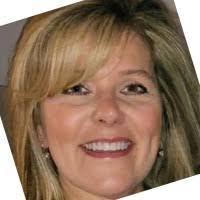 Danielle Arlotta's Instagram, Twitter & Facebook